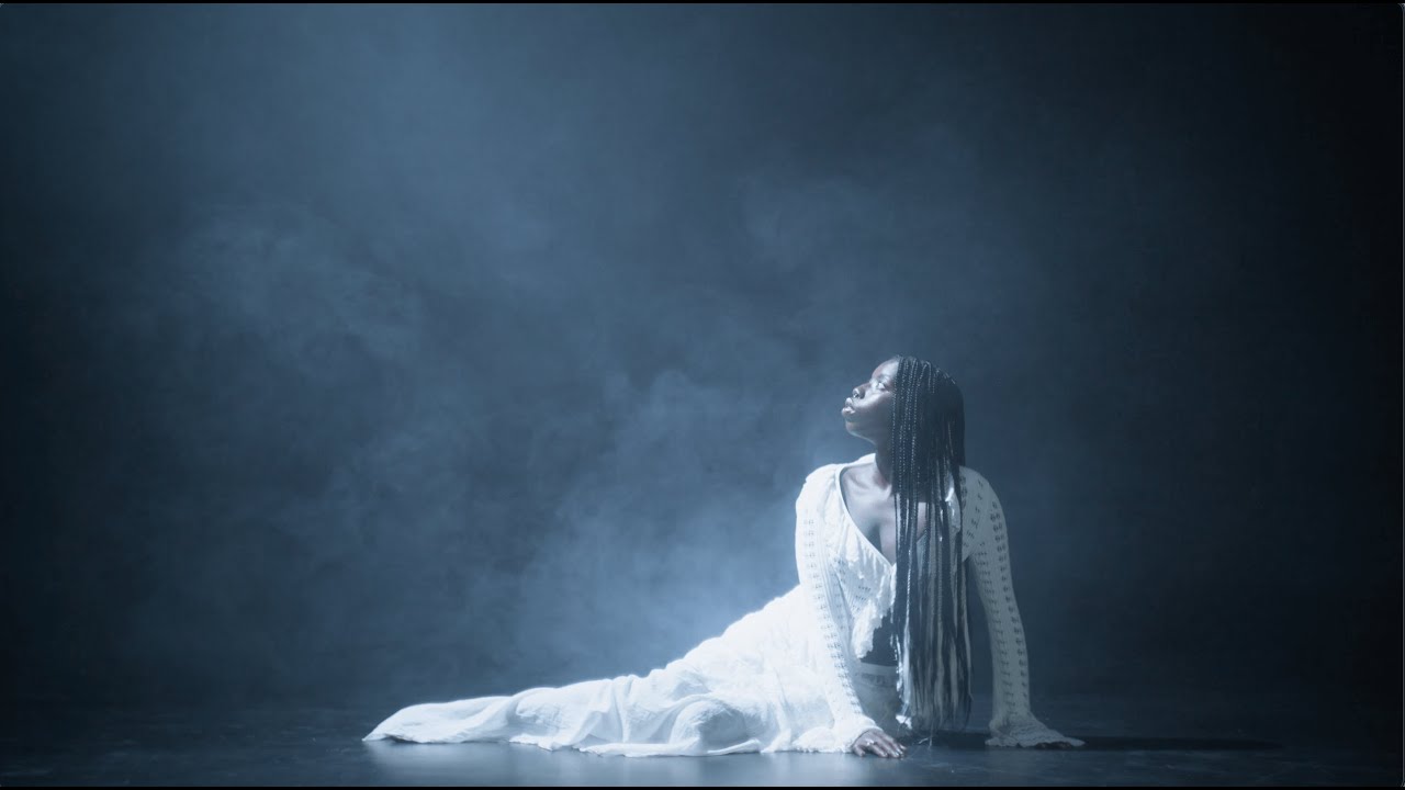 Sarah Lugor - Beta (Official Music Video)