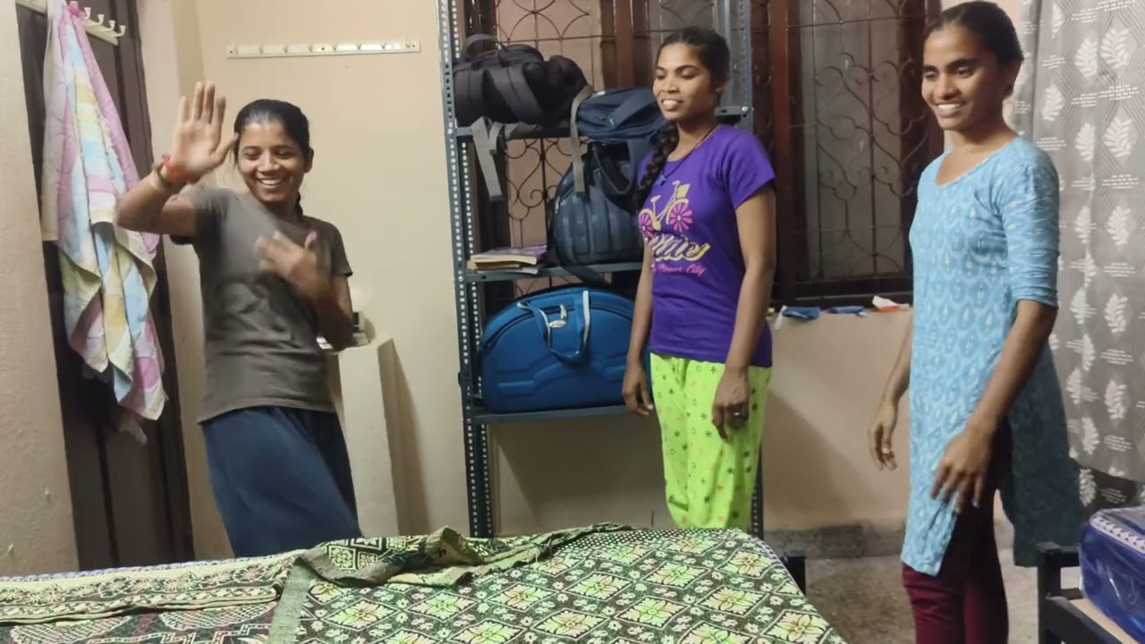 Bloopers😍😜🤭#dance #minivlogshorts #dosthulu#hosteller #enjoying #ytviral 