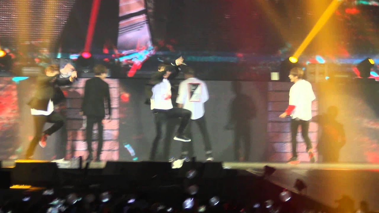 [FANCAM] 150829 BTS Live In HK : THE RED BULLET - Boy In Luv