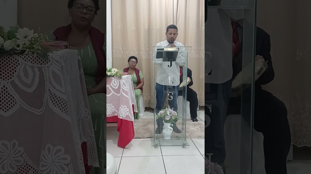 1 parte pregador da noite diácono  Alexandre com  a palavra 