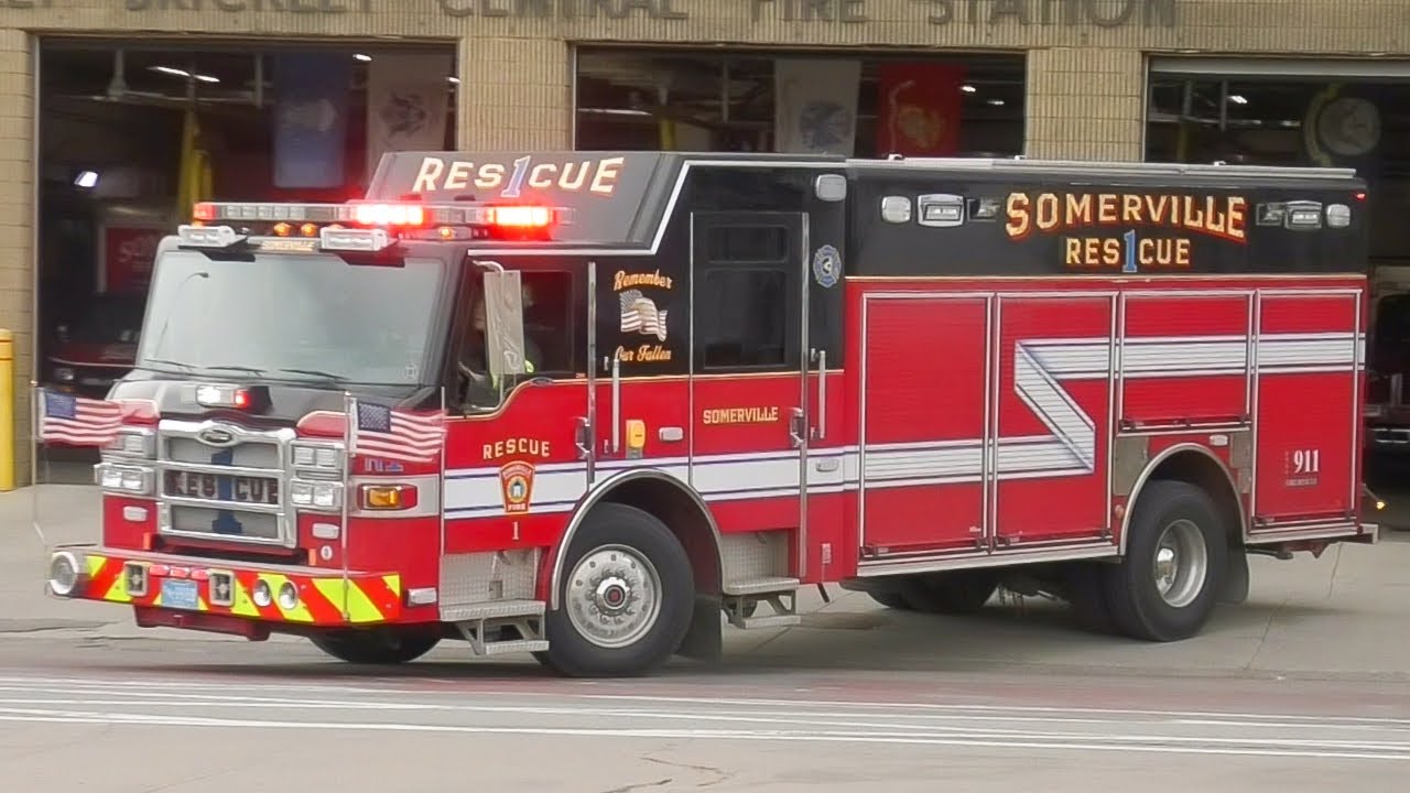 *Full House Response* Somerville, MA Fire Department Engine 1, Rescue 1, Ladder 2, & C2 Responding