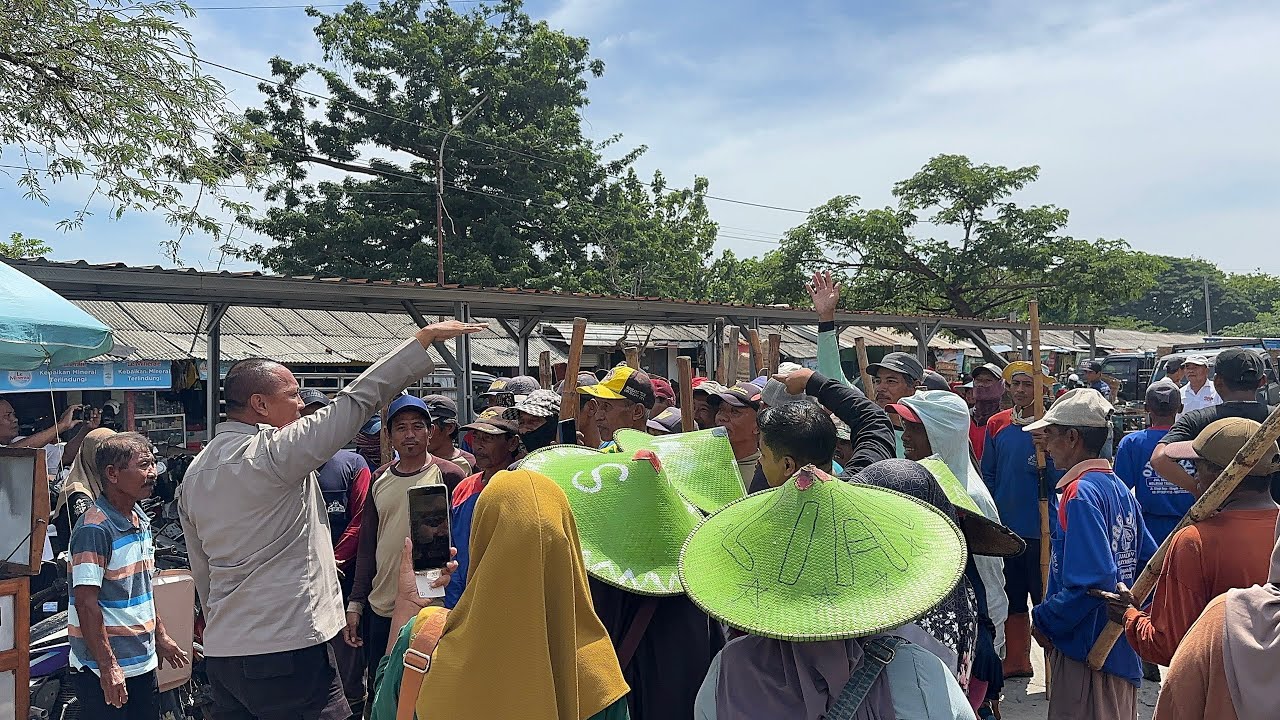 200 KULI PANGGUL PASAR IKAN LAMONGAN KAGET  DIKUMPULKAN PAK PURNOMO  SAAT PUASA
