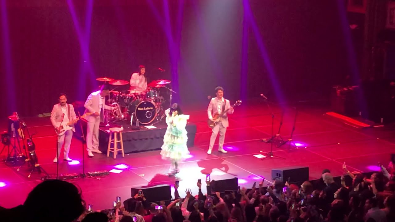 Mon Laferte - Antes De Ti (17 de Oct. 2021)