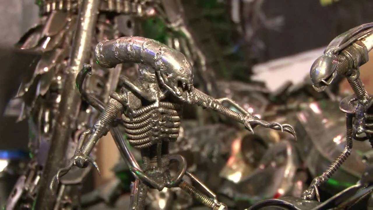 Filmskulpturen aus Stahlschrott - ALIENS, PREDATOR und viele mehr