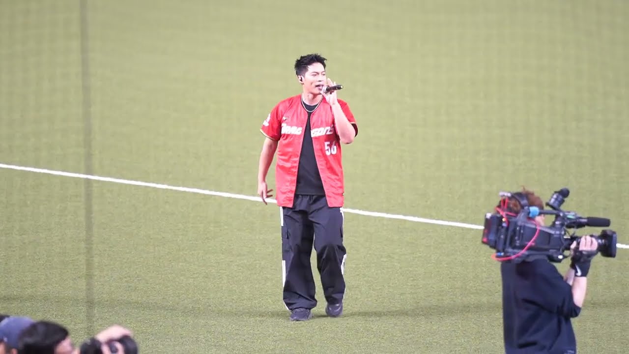 20240330 5566開場表演 許孟哲Cam 演唱歌曲【無所謂】 樂天桃猿vs味全龍｜龍眾一心開幕戰｜臺北大巨蛋