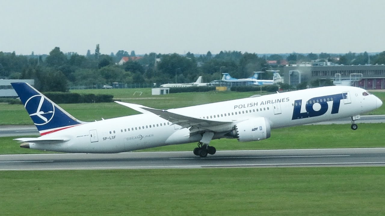 AMAZING TRAFFIC OF WARSAW AIRPORT || LIVE ATC