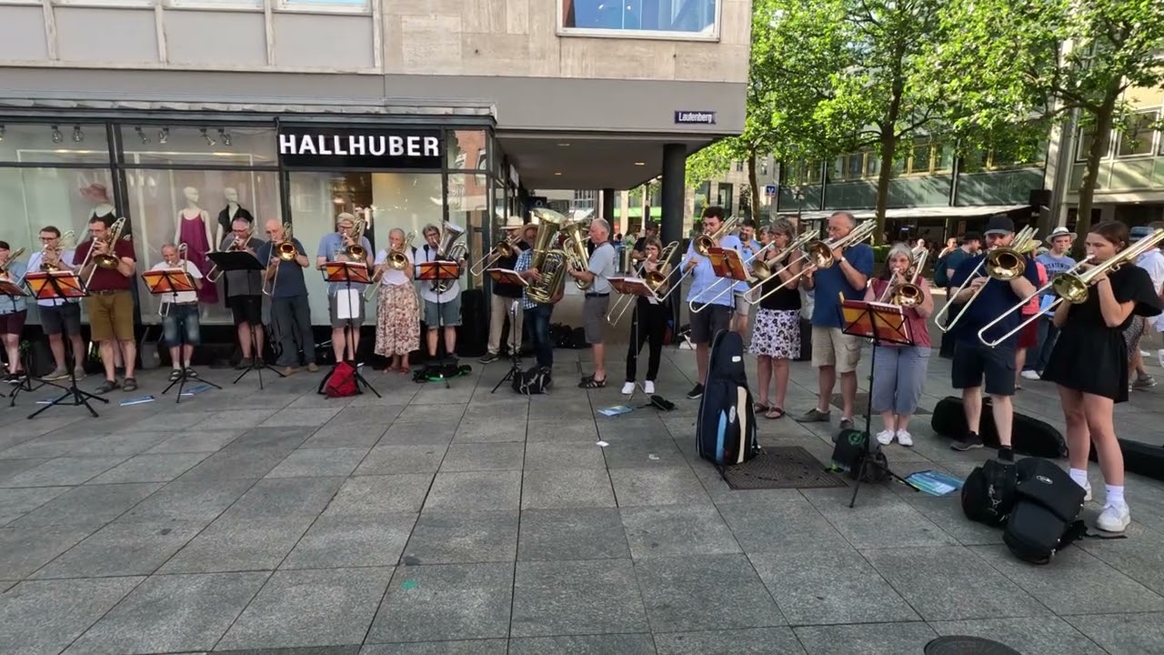 Brassmob Nord: Auf großer Fahrt