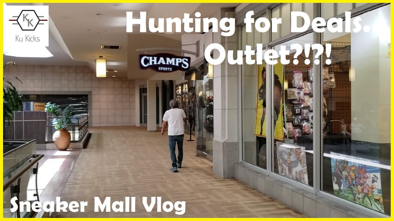 Checking Out the Champs Outlet! [Los Angeles]