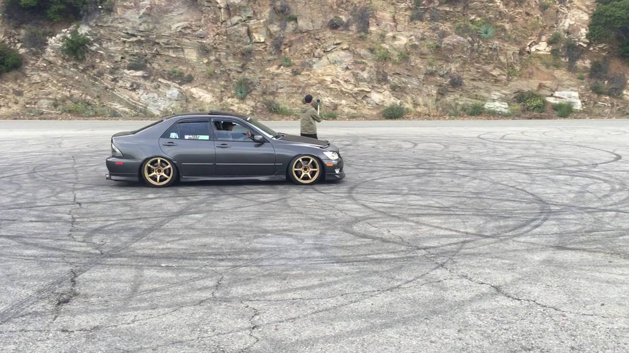 2002 Lexus Is300 donuts