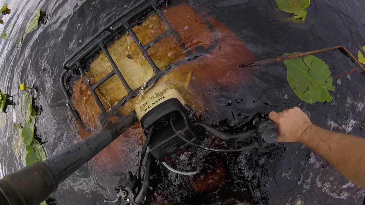 Submerged 300 fourtrax fires up