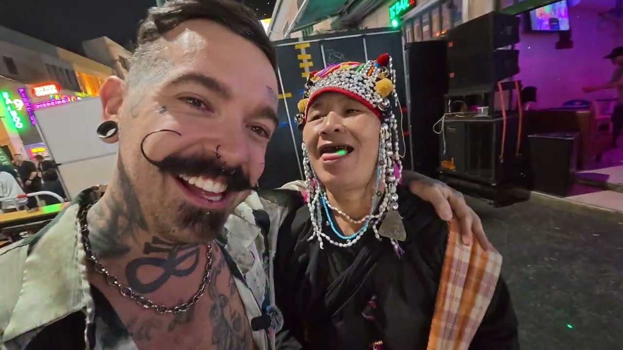 Khaosan Road is CRAZY! - Bangkok, Thailand 🇹🇭