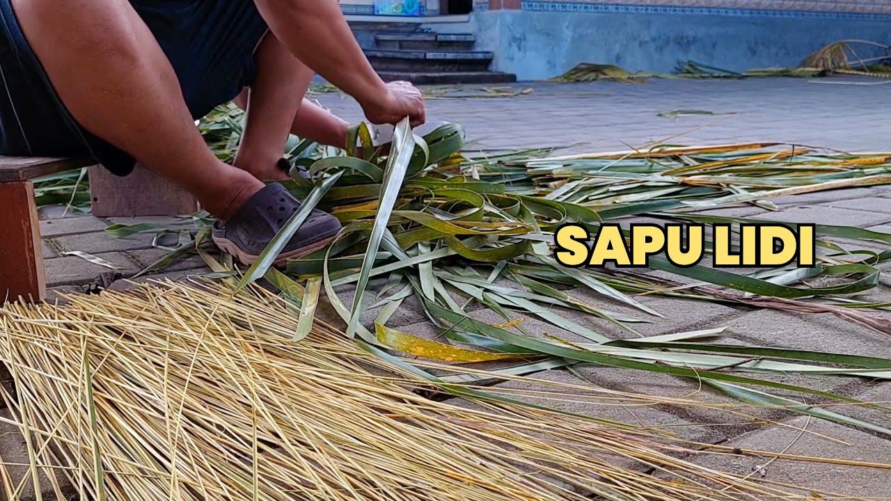 Alat Serut Daun Kelapa Untuk Membuat Sapu Lidi Dengan Cepat