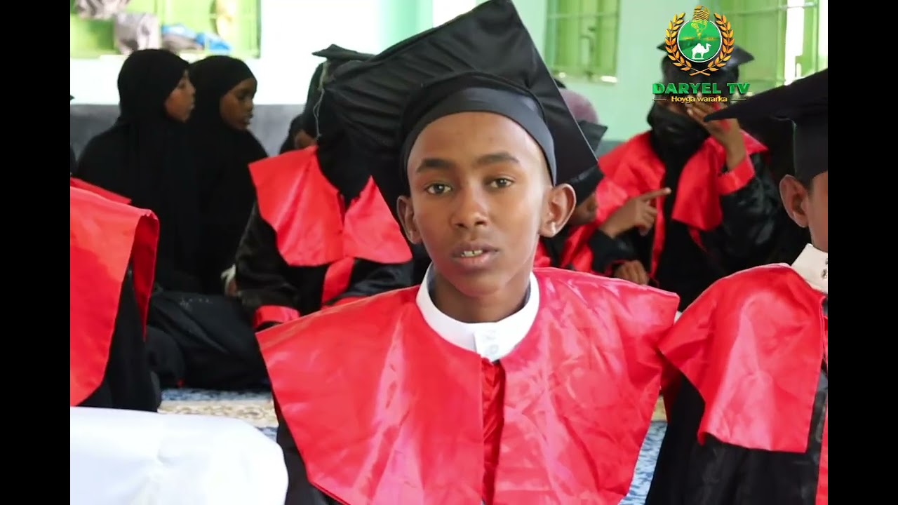 Mudane mohamud dayow aya cawinad ufidiye xarunta agoonta haji dayow orphanage center ee habaswein.