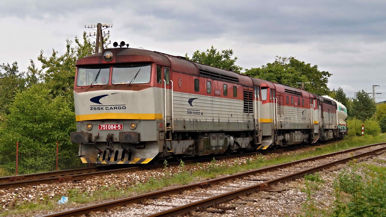 Vlaky Slovensko - 751.084 + 751.047 + 751.033 Pn 55721 Ekocell