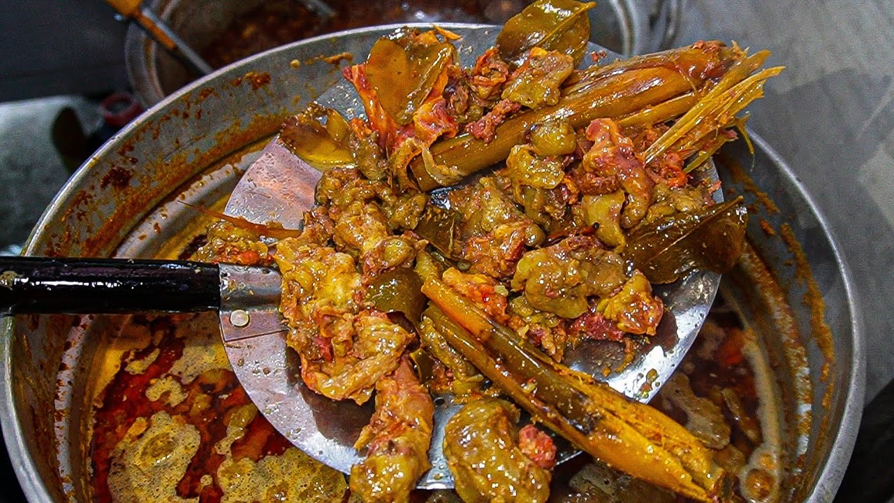 GAK ADA YANG MAHAL DISINI !!! GULE SAPI CUMA 13.000, KIKIL BRONGGALAN CUMA 18.000 SAJA