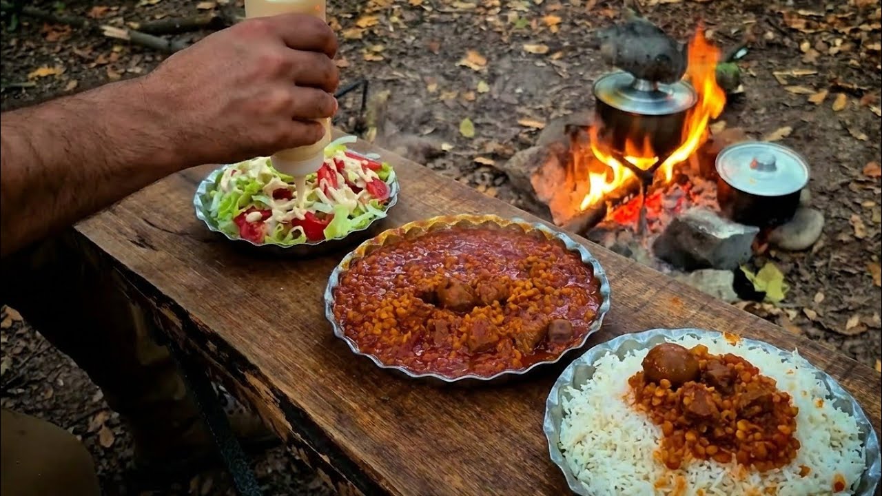 A Simple Meal in Nature 
