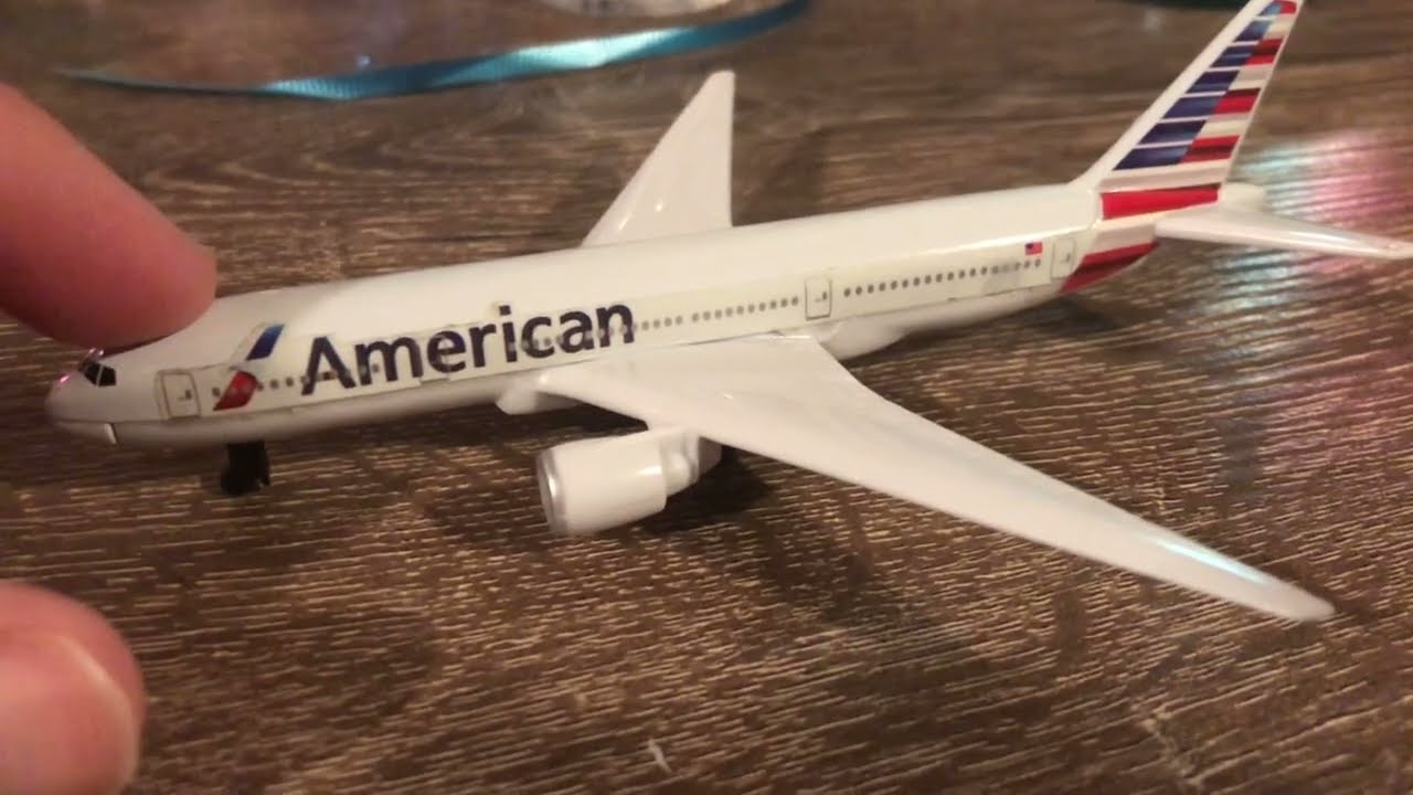 My American Airlines Boeing 777-200 New Livery Airport Playset Unboxing & Review Update By Daron!