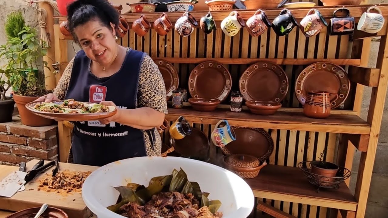 birria de chivo casera con consomé