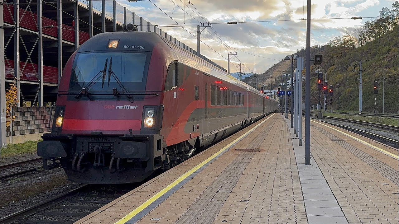 Einfahrt &Ouml;BB RJ 132 &ldquo;Gondoliere&rdquo; Venezia Santa Lucia - Wien Hbf in Leoben Hbf (24.10.2025, 4K HDR)