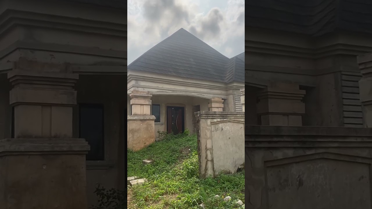 2Flats For Sale: Aruogba G.R.A Benin. 09136710441..