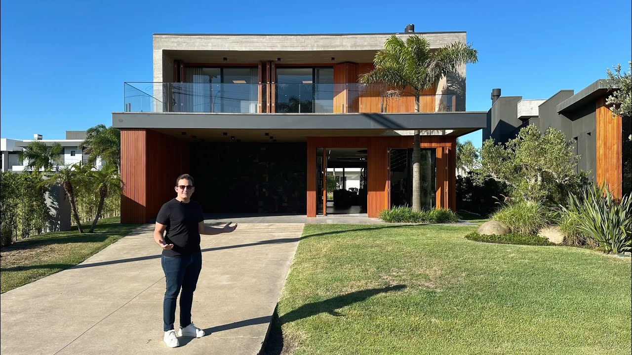 CONDIÇÃO FACILITADA NO ENSEADA LAGOS, CASA A VENDA PRONTA PARA USO COM 4 SUÍTES E JUNTO A NATUREZA!