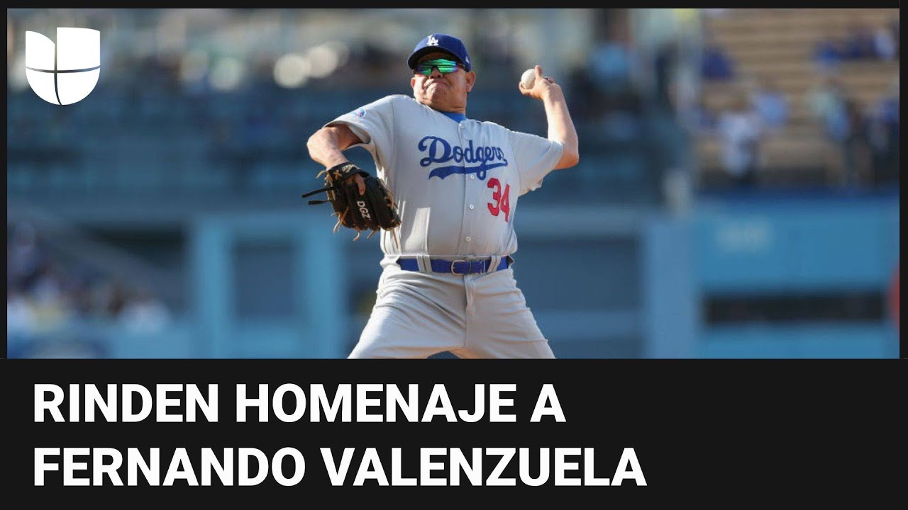 Con velas y flores: aficionados de Fernando Valenzuela rinden homenaje al reconocido deportista