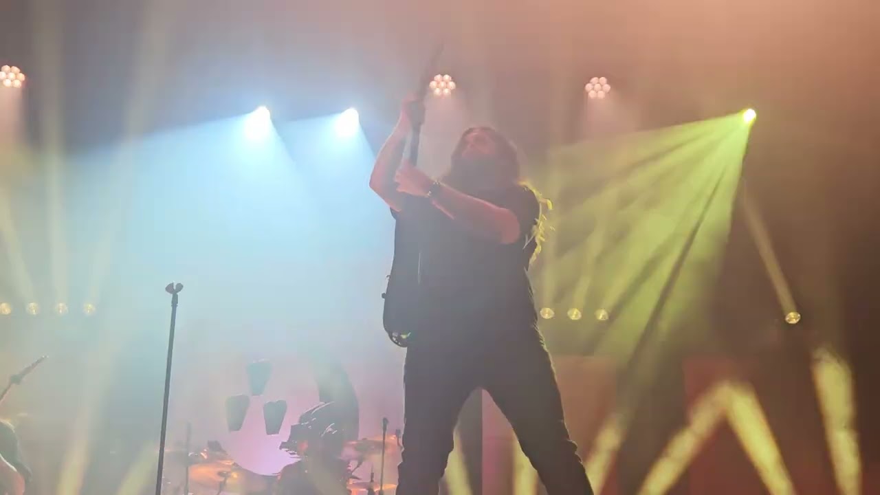 Currents -  Unfamiliar (Live)