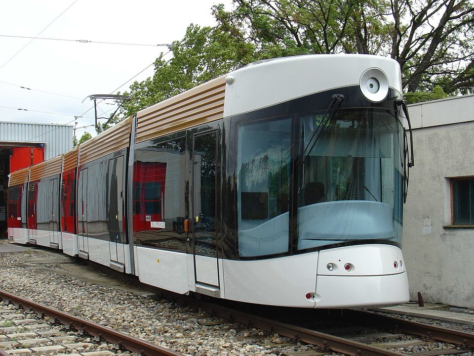www.h2onanotechnology.pl Producent h2o nanotechnology test na szklanych drzwiach tramwaju.