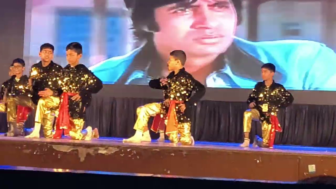 Amitabh Bachchan Special Song Live|Annual day function|bollywood Theme School Dance|