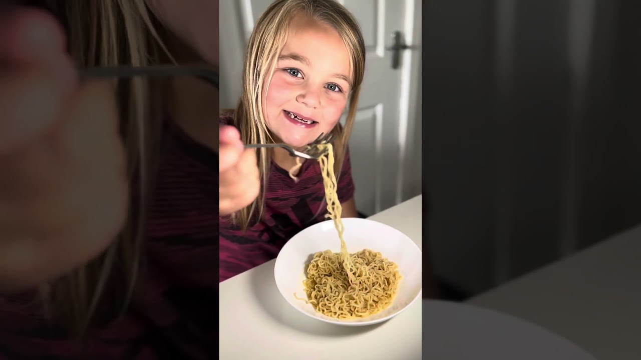 Norah tries reeva hot chicken noodles 🍜