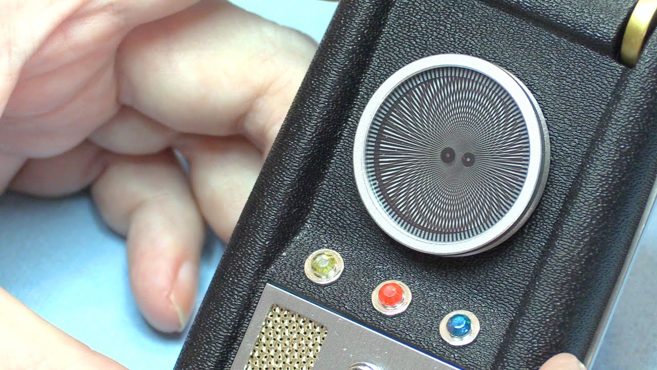 Starfleet Subspace Communicator Teardown!!! (21st Century Earth Issue)