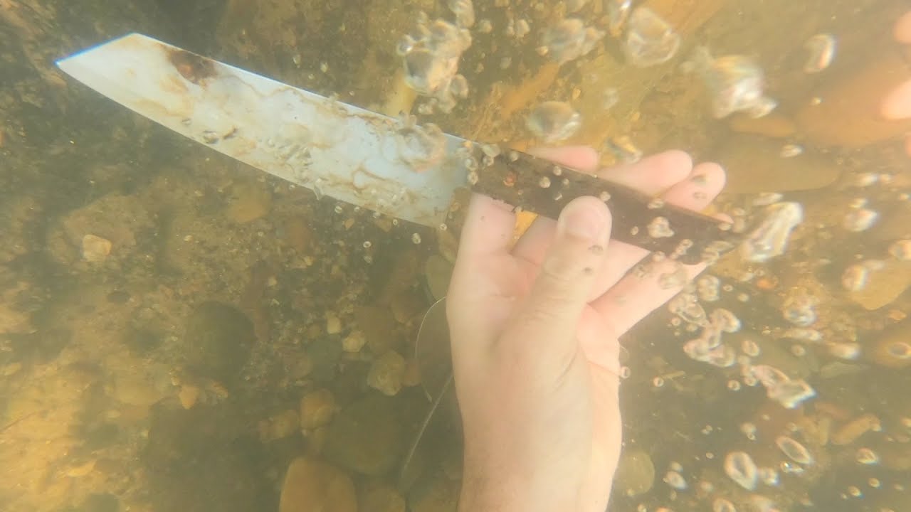 Found Huge Knife and Gold Ring Metal Detecting The River!