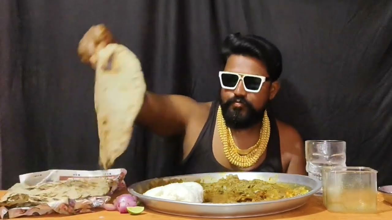 बाजरी ची भाकर आणी मटन करी काय भारी चव 😋