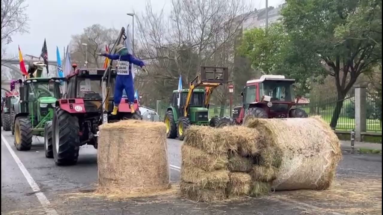 Tercer día de cortes en la N-120 por las reivindicaciones del sector primario