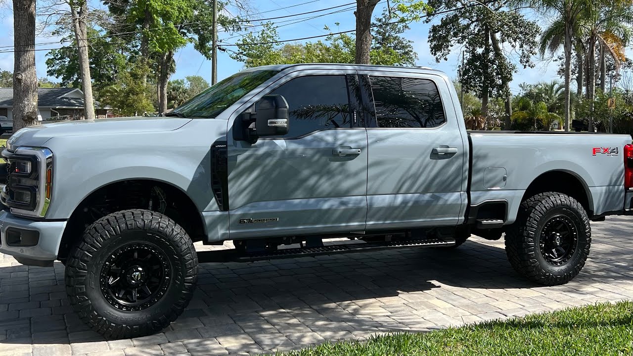 Carli Suspension Leveled, 2024 F250 Lariat on 18x9 +1 Fuel Covert. Perfect stance!