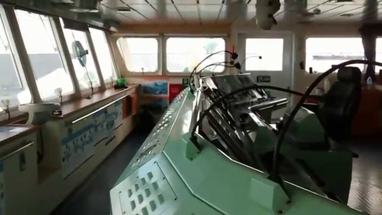 BARCO MERCANTE. PUENTE DE NAVEGACION, recorriendolo y conociendolo completamente.