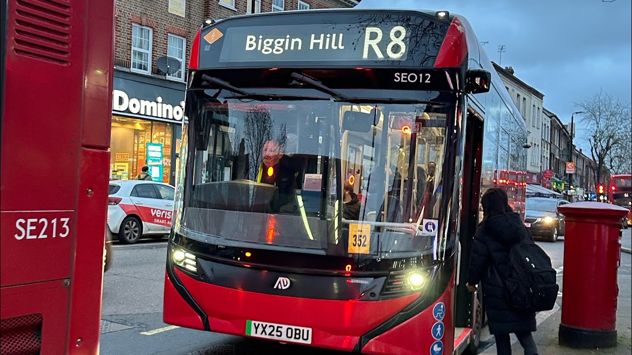*Route On Diversion Via Farnborough Village*YX25 OBU Go Ahead London 25Reg ADL Enviro100EC