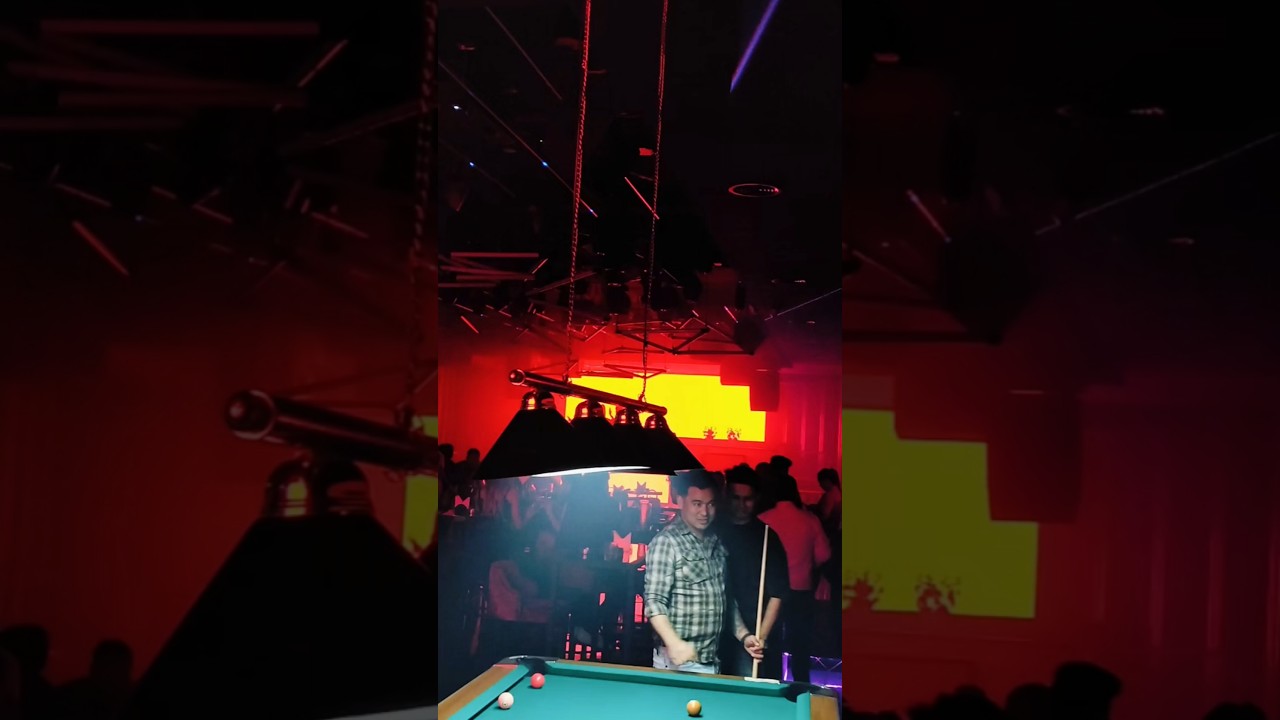 Russian Nightclub BurDubai CLUB MOJO Sunday holiday international hotel GoGo dancers, and full party