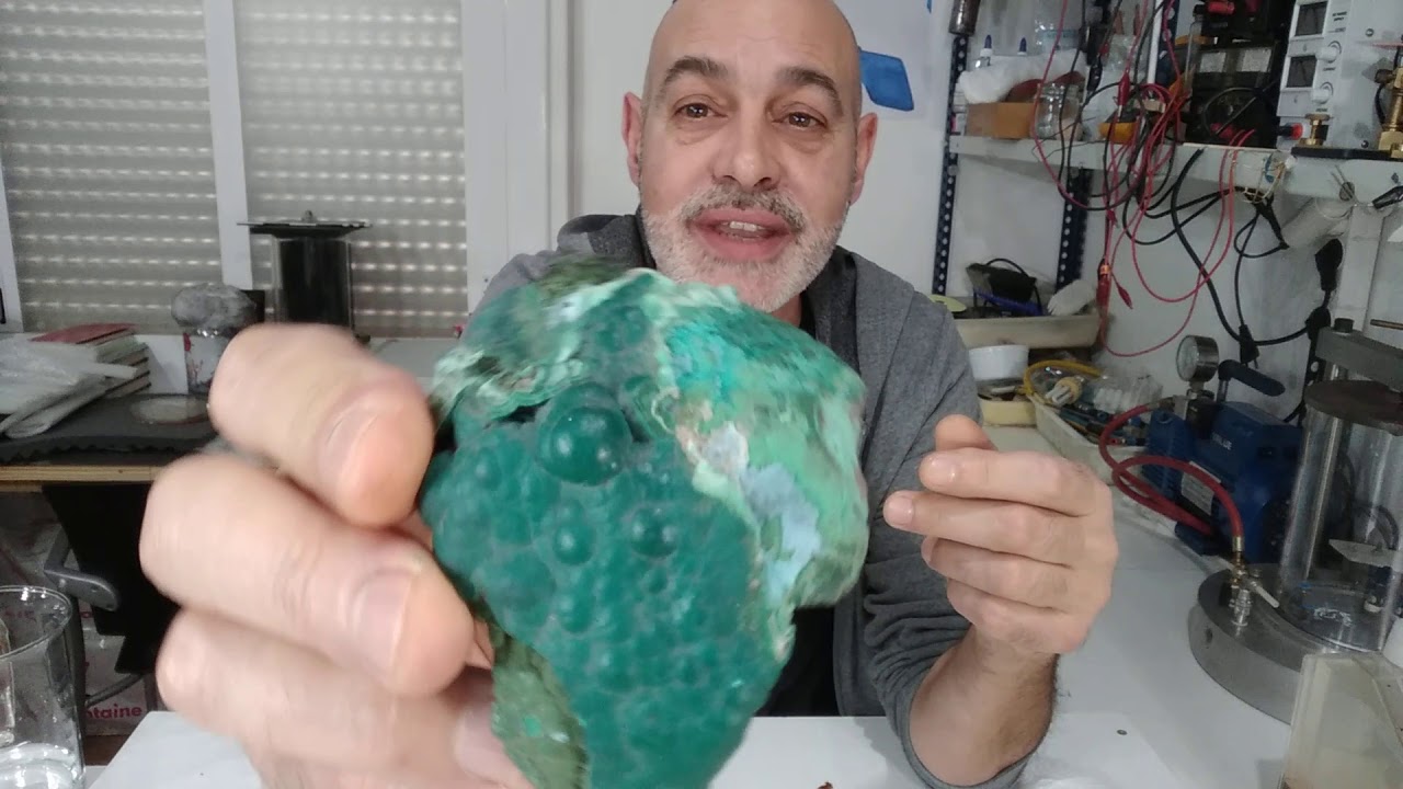 Fem un tub de sedimentació i descobrim el món dels minerals.