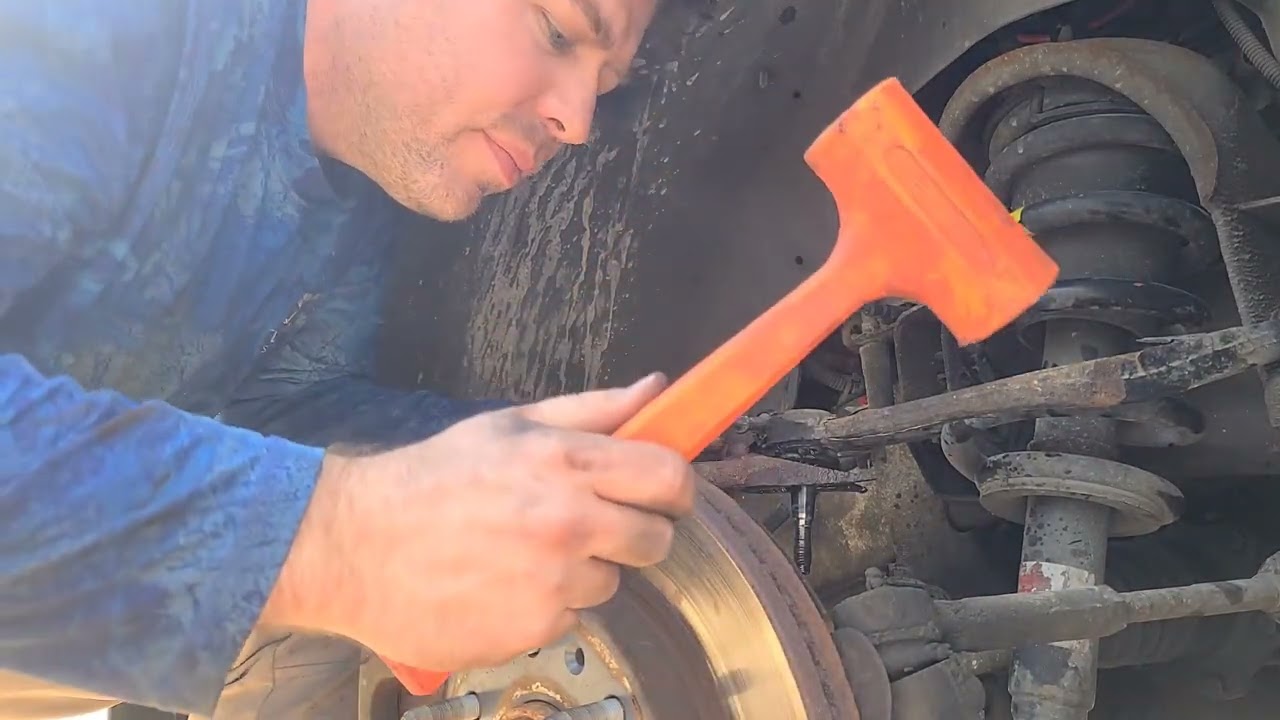 Замена верхнего рычага на автомобилях Chevy Suburban, Tahoe, Avalanche, GMC Yukon 1500 4x4 (2007–...