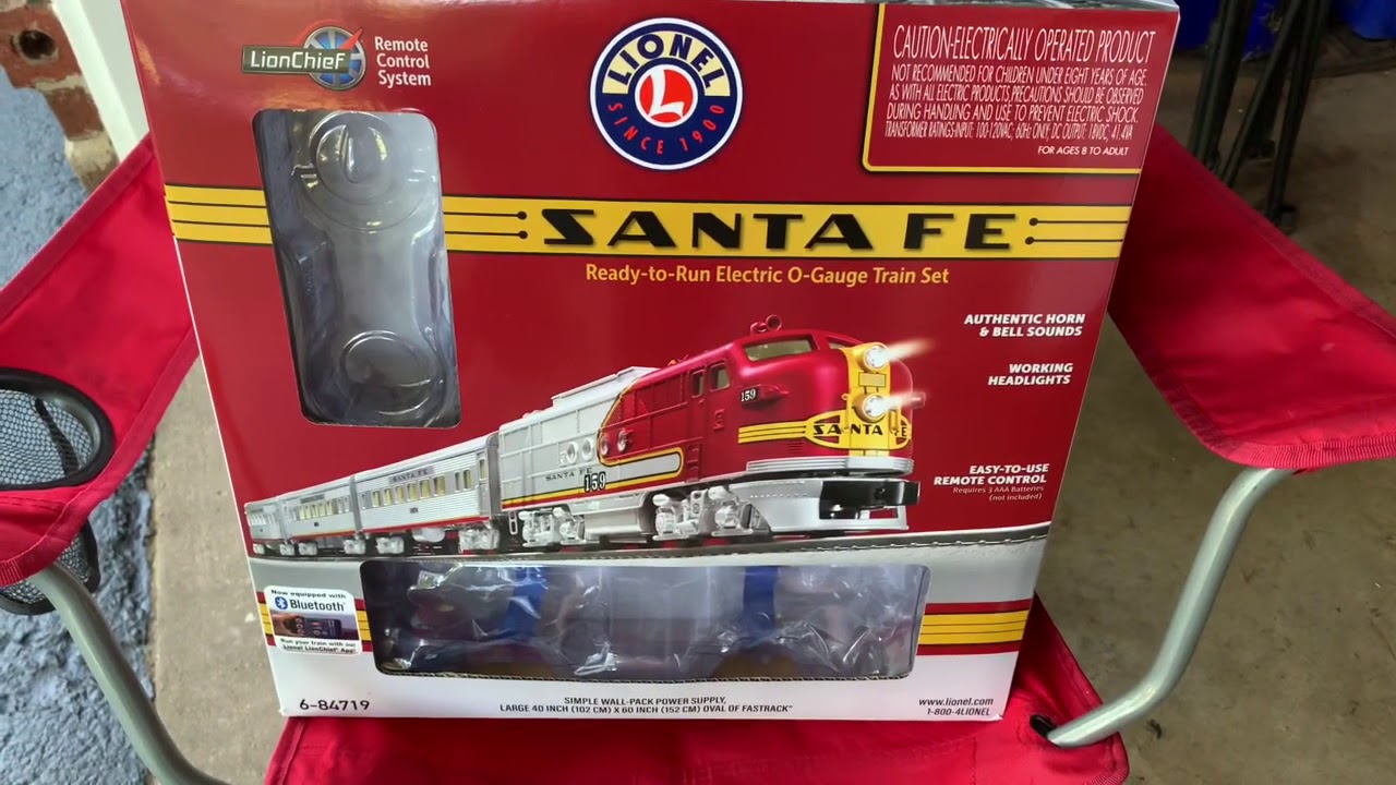 Lionel 6-84719 Santa Fe Super Chief Set Overview and Run