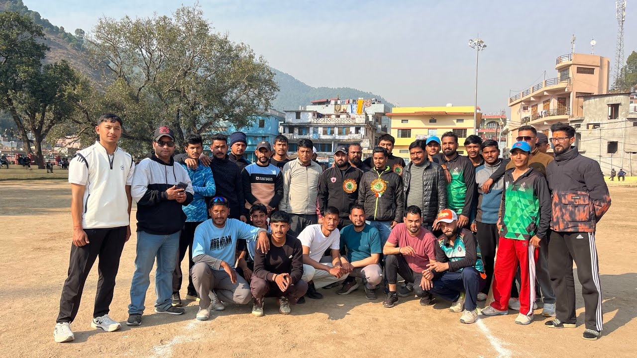 pk सट्रिंग vs गुरना 🏏 इनामो की बरसात 😱🏏😍#cricket #views #viralvideo #bageshwar #match #cricketlover 