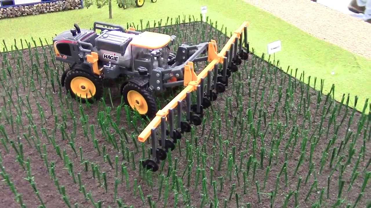 2013 National Farm Toy Show Display Contest Nic McRell
