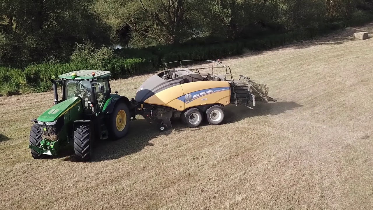 John Deere 7250R & New Holland BigBaller 1290 Plus | Pressage de foin 2019