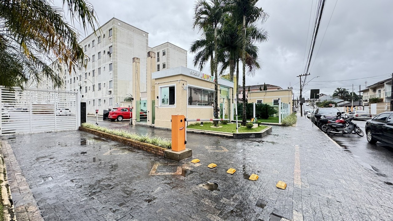 Locação - Apartamento com 02 quartos para Alugar no Floresta