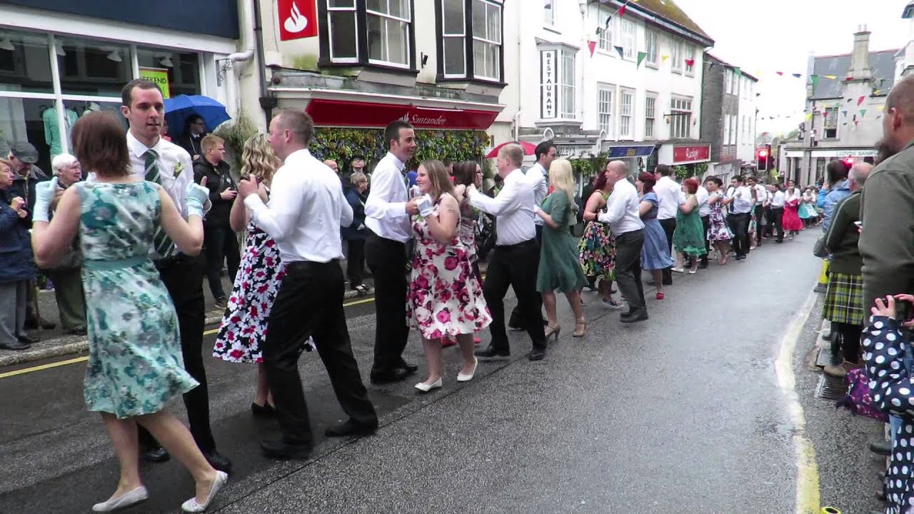 Flora Day Helston 2015 7 am dance