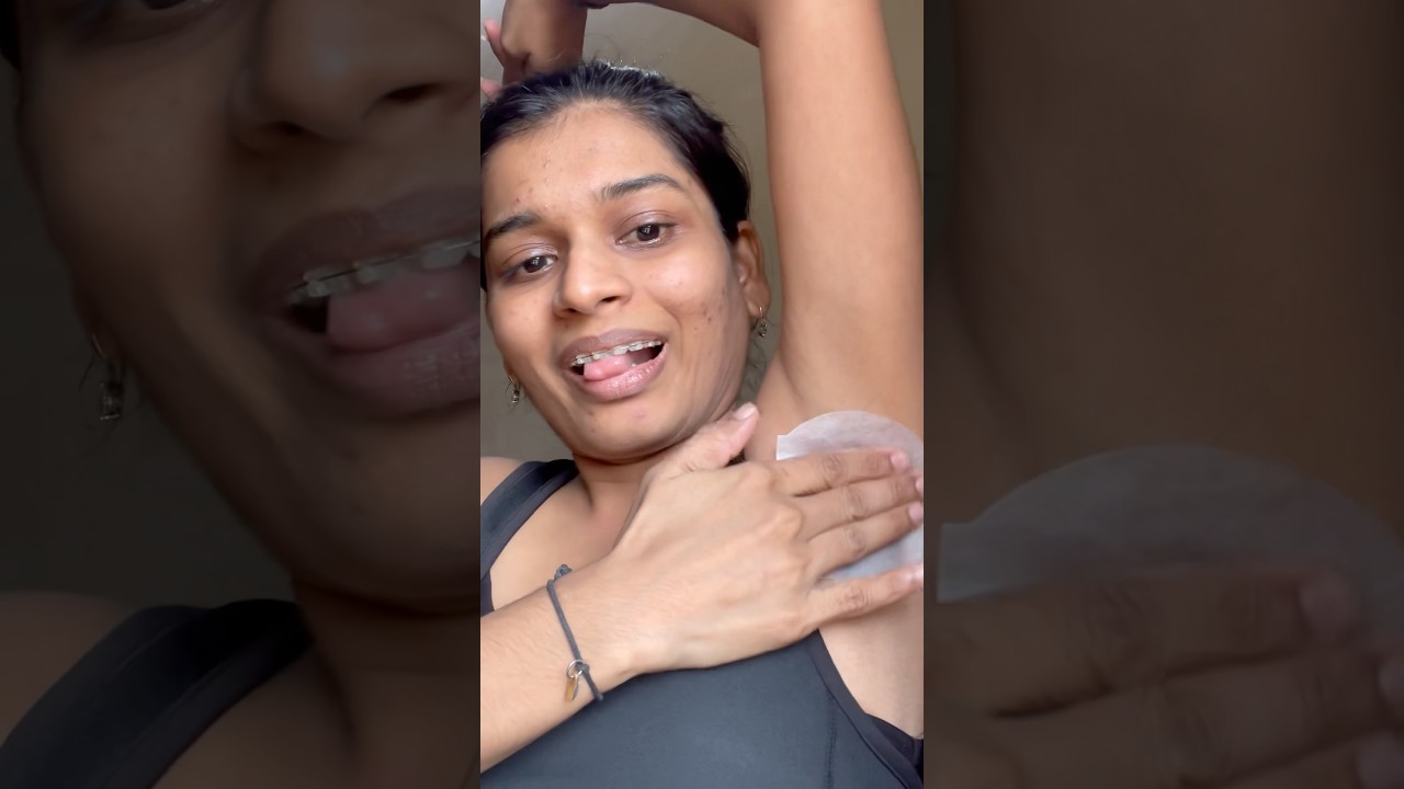 Waxing my under arms using VEET wax strips 👩🏻&zwj;🦱👙 #shorts #review