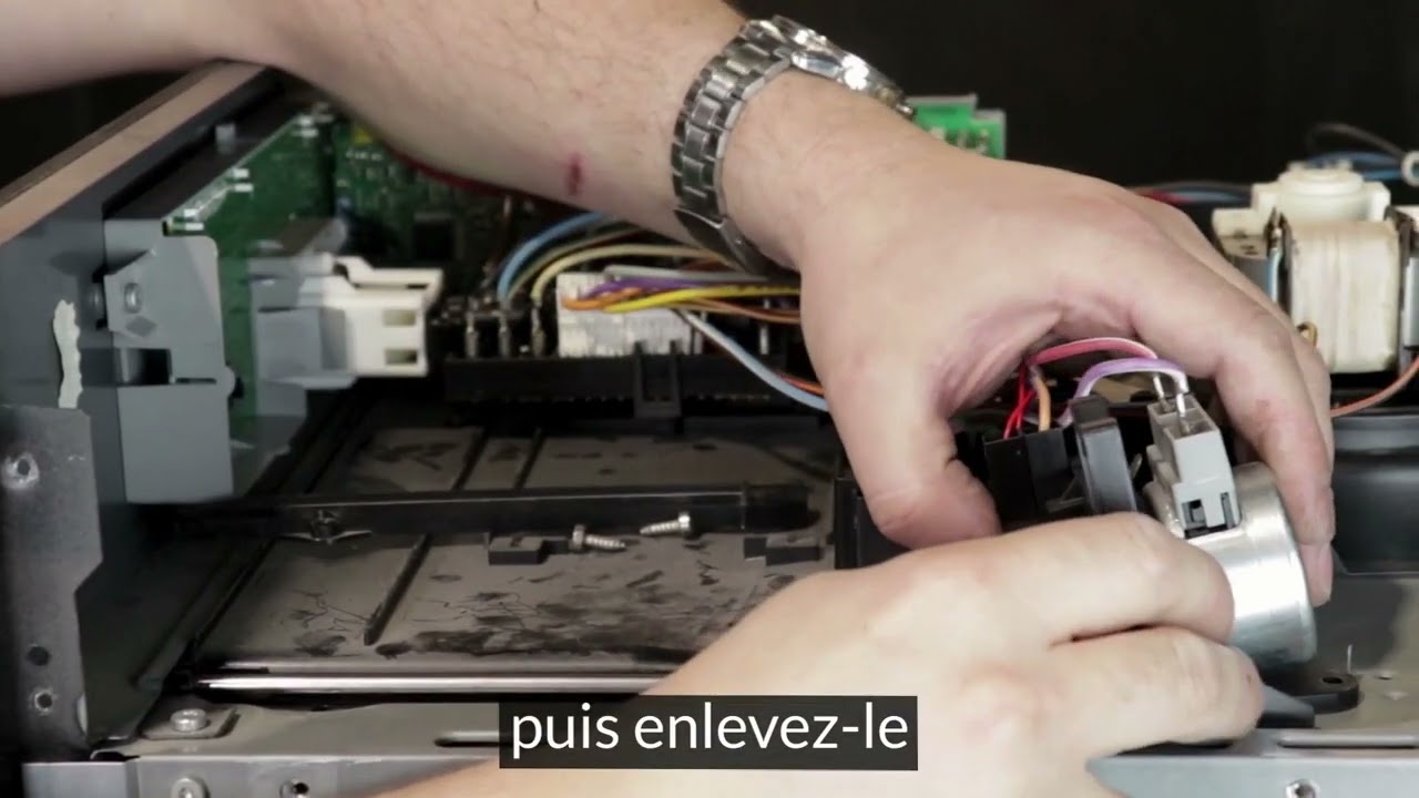 Comment remplacer la sécurité de porte de mon four ?