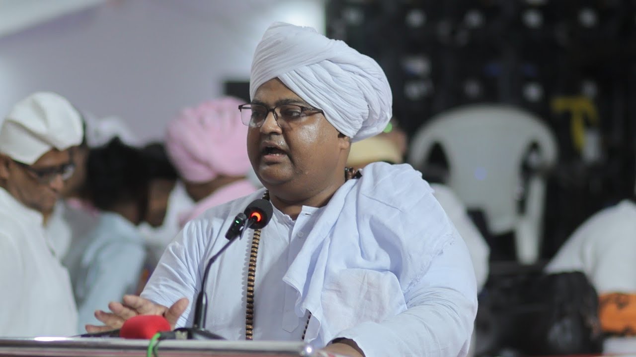 || ईश्वरानुसरणविधीकार्यक्रमाचे अध्यक्ष प.पू.प.म.उपाध्ये कुलाचार्य श्रीवर्धनसथ बीडकरबाबाजी ||