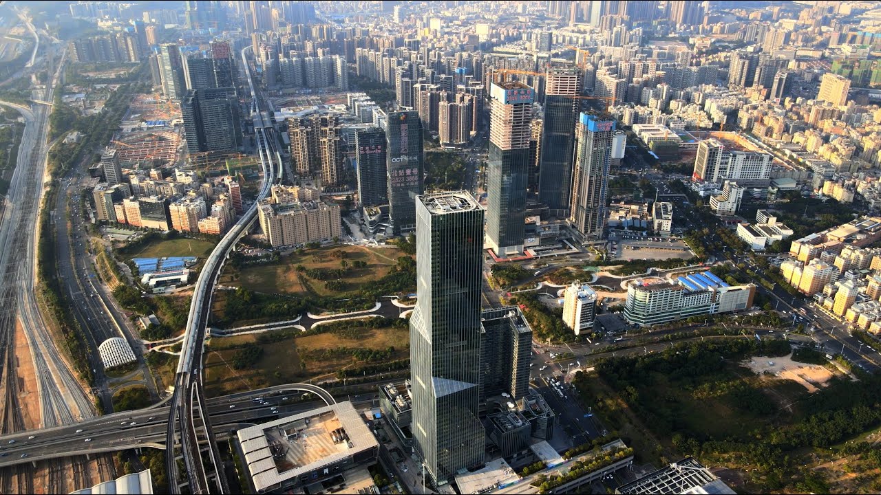 航拍深圳龙华区中心地带，从深圳北站到红山，龙华的变化让人震憾